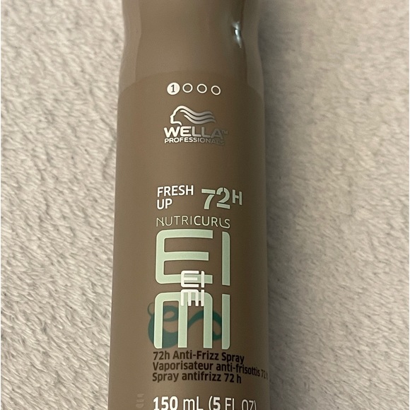 Wella Professionals Anti Frizz Spray - Picture 4 of 5